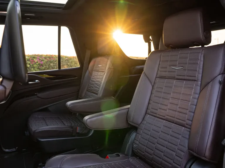 Cadillac Escalade V 13