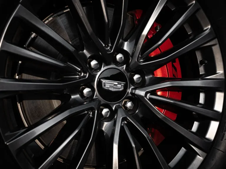 Cadillac Escalade V 3