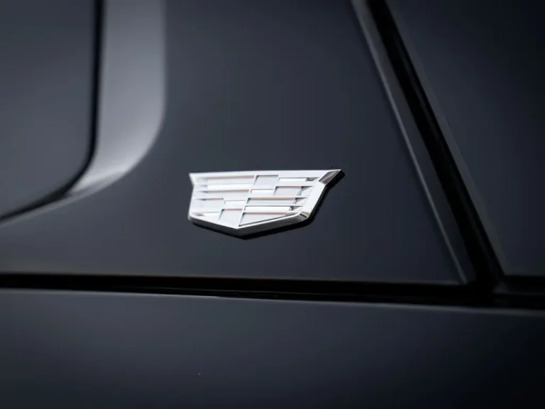 Cadillac Escalade V 5