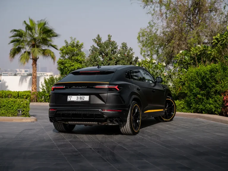lamborghini Urus Black matt 0