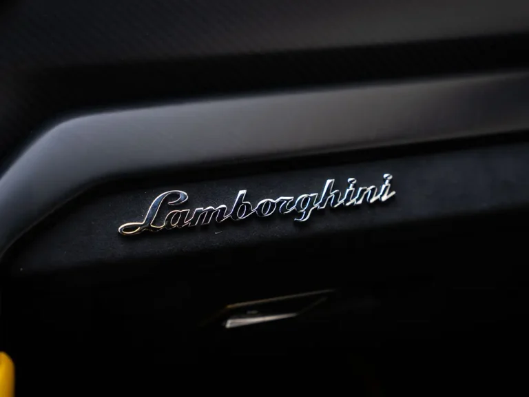 lamborghini Urus Black matt 13