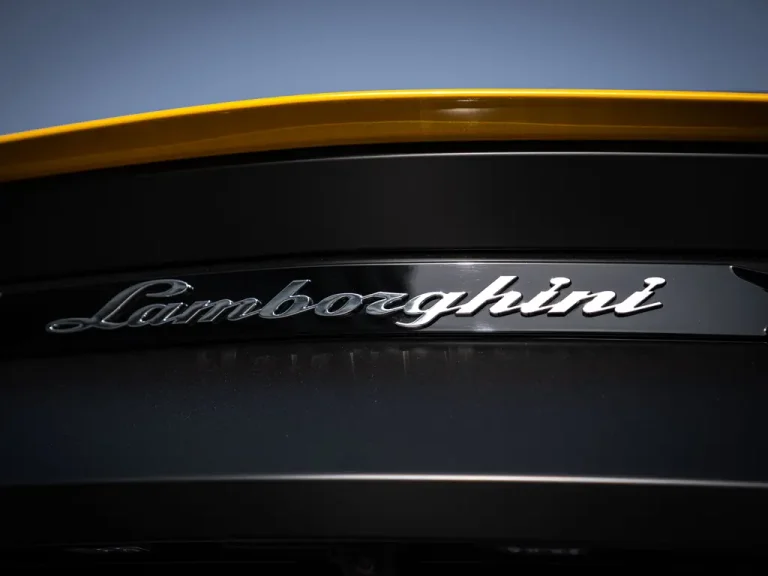 lamborghini Urus Black matt 6