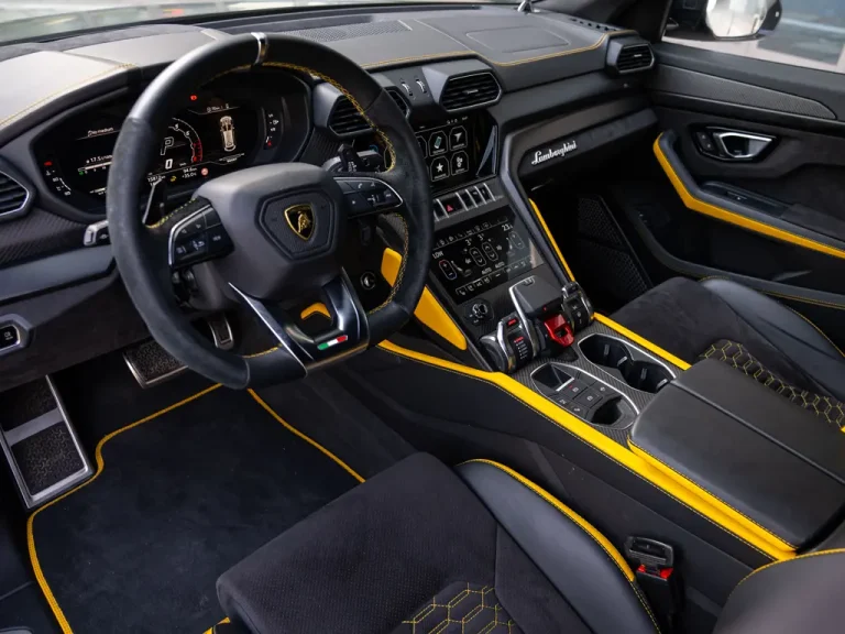 lamborghini Urus Black matt 8