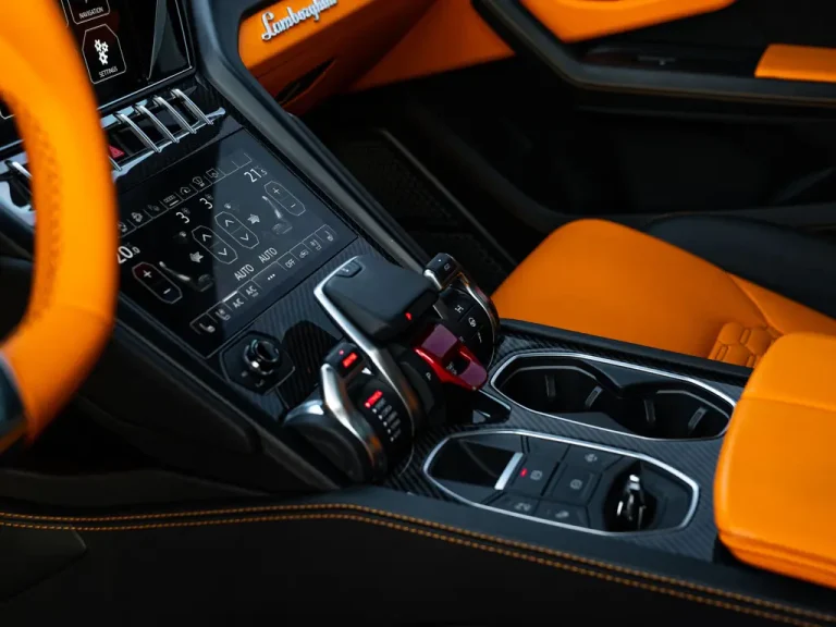 lamborghini Urus Orange 12