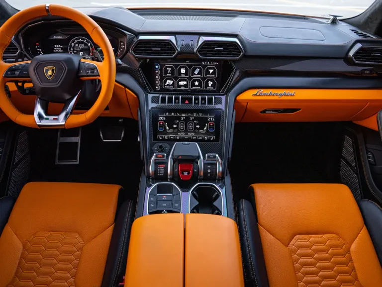 lamborghini Urus Orange 15