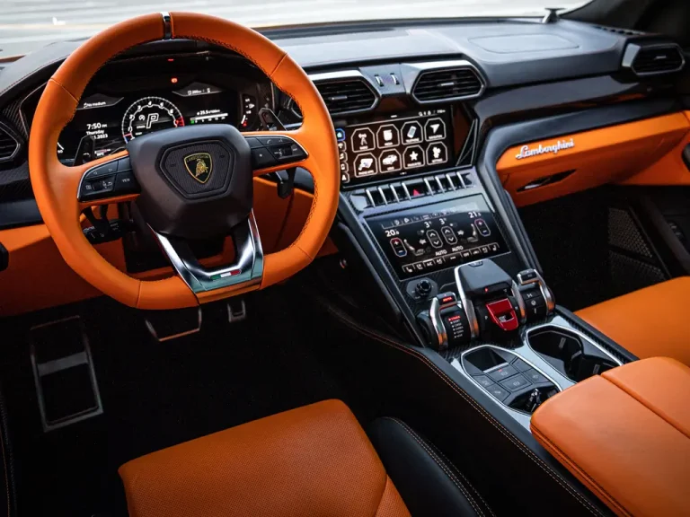 lamborghini Urus Orange 21