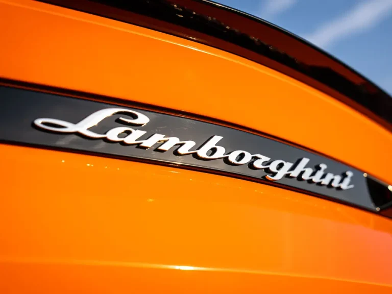 lamborghini Urus Orange 3