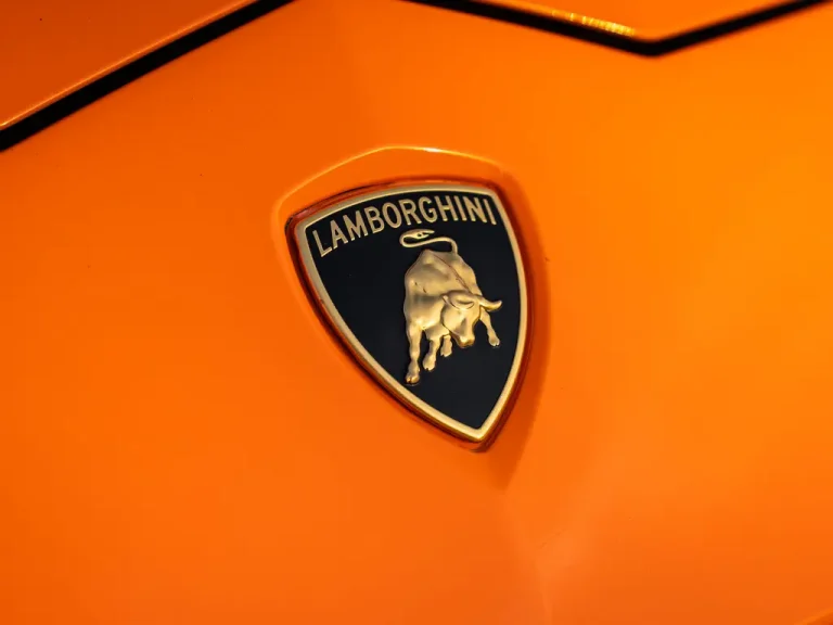 lamborghini Urus Orange 4