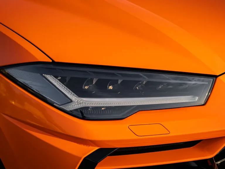 lamborghini Urus Orange 5