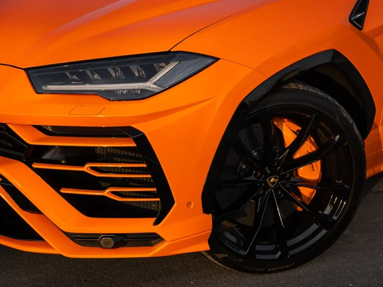 lamborghini Urus Orange 6