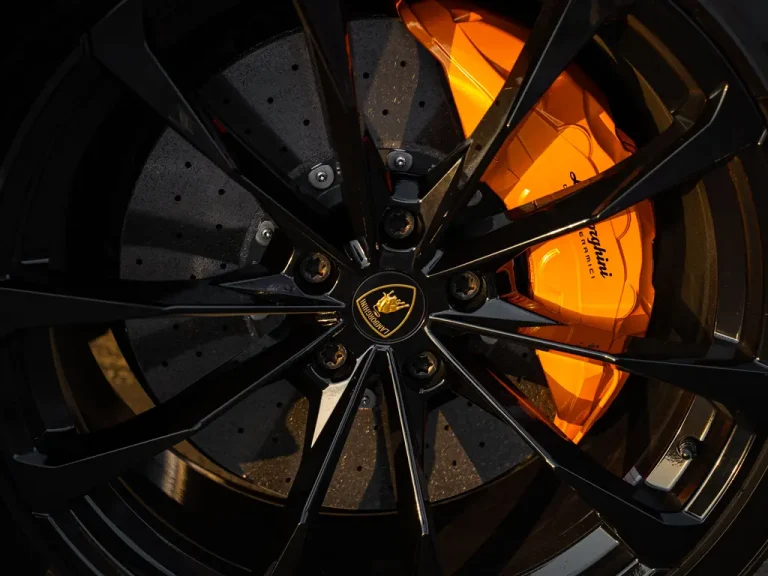 lamborghini Urus Orange 7