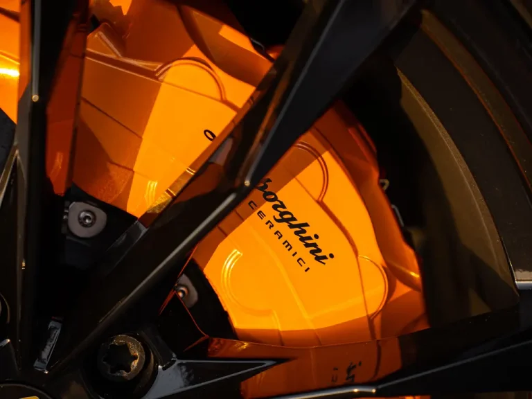 lamborghini Urus Orange 8