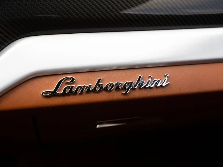 Lamborghini Urus Dark Grey 10