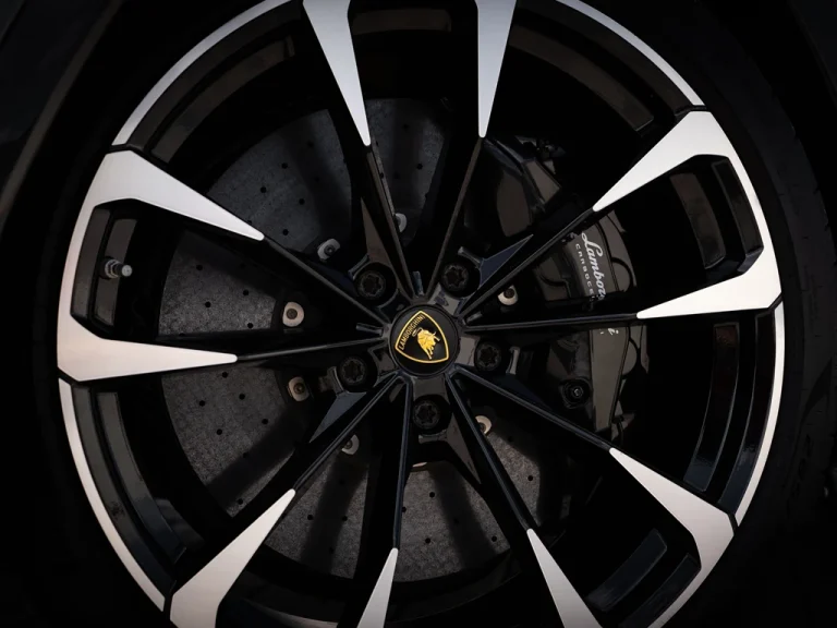 Lamborghini Urus Dark Grey 3